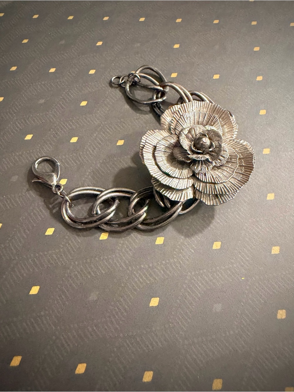 Y2K Black Flower Link Bracelet - Women Jewelry - Picture 3 of 3
